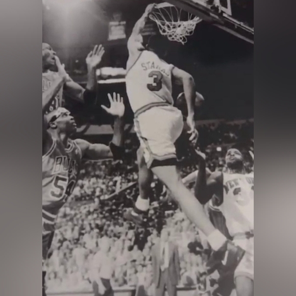 NEW JOHN STARKS KNICKS DUNK OVER MICHAEL JORDAN GLOSSY 8.5x11 REPRINT B&W POSTER - Picture 9 of 9